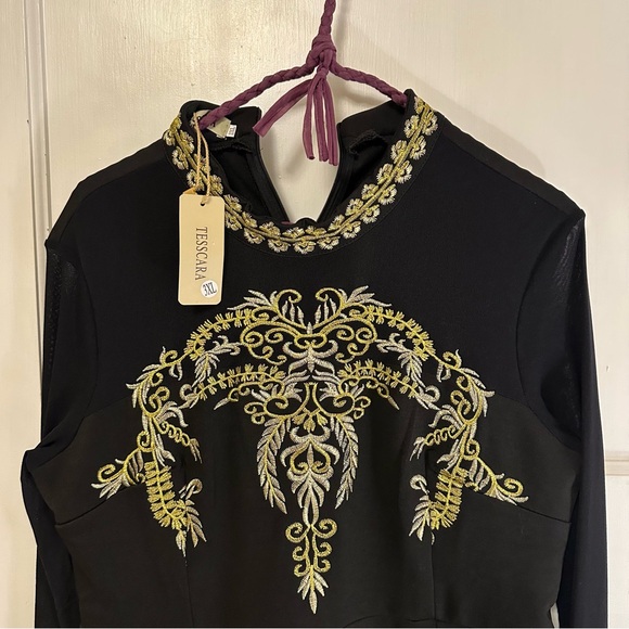 Dresses & Skirts - Elegant Black and Gold Long Sleeve Dress